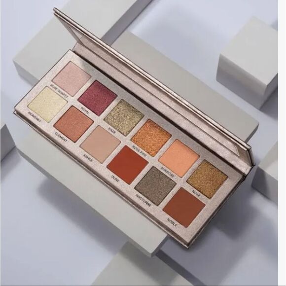 Anastasia Beverly Hills Rose Metals Palette - Picture 3 of 11